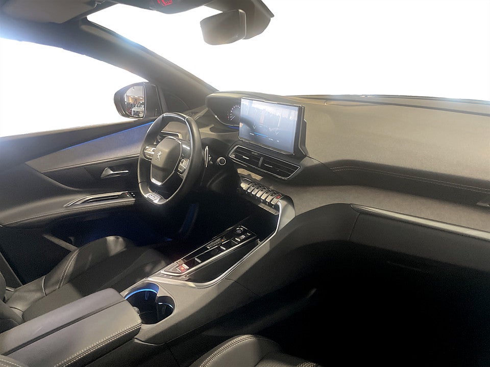 Bild på Peugeot 5008 GT 1.2 PT 130hk Aut 7-SITS B-KAMERA CARPLAY
