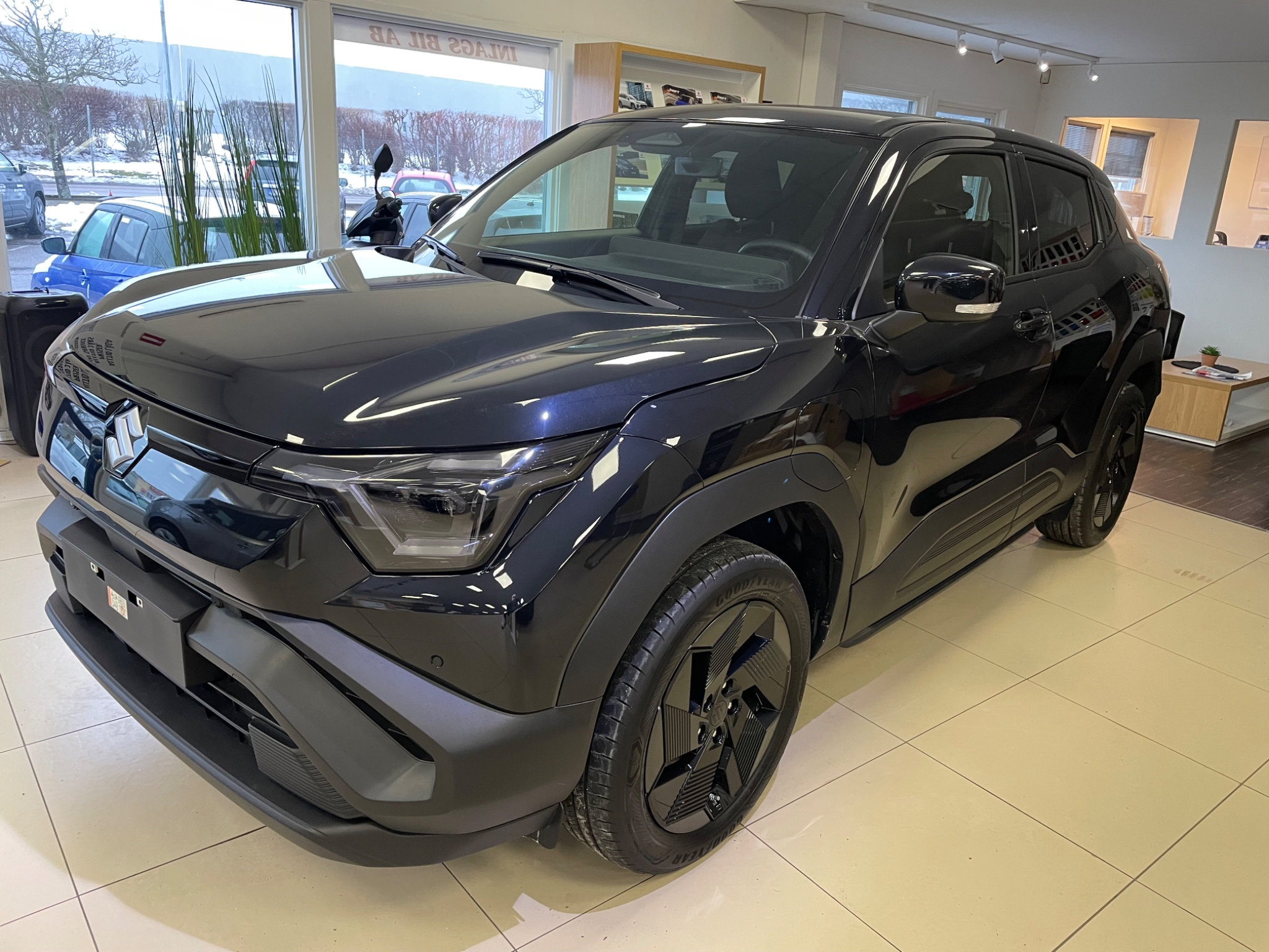 Suzuki eVitara 49 kWh Base 2WD 2026, kuva 3/24