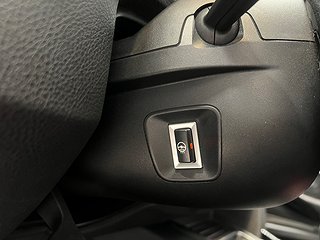BMW 330 i xDrive Sport line/MoK/Rattvärme/Psens/Navi/S&V
