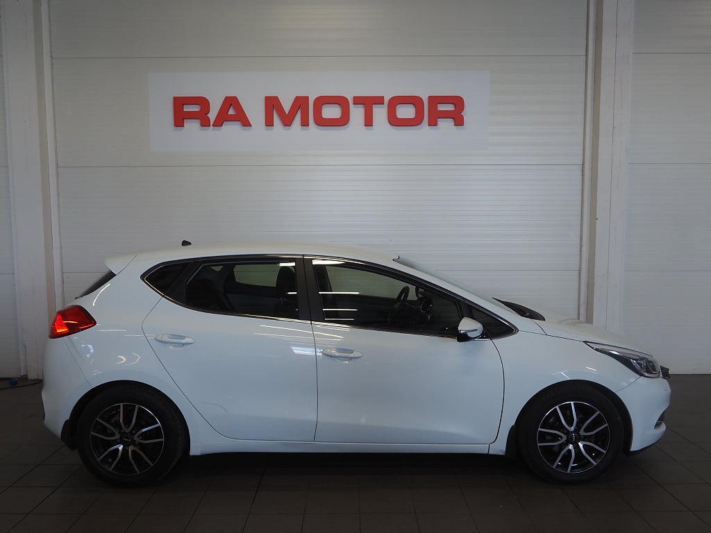 Kia Ceed cee'd 1.6 CRDi EX Comfort Motorvärmare P-Sensorer 2015