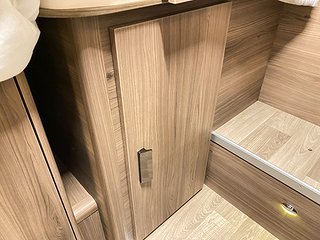 Husbil-integrerad Kabe TMI 860 Imperial LGB 25 av 52
