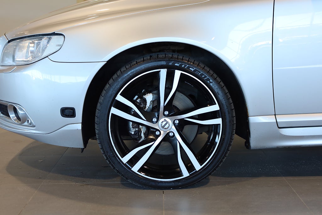 Volvo V70 D5 AWD Geartronic Summum Lucka Drag Navi Värmare 2012