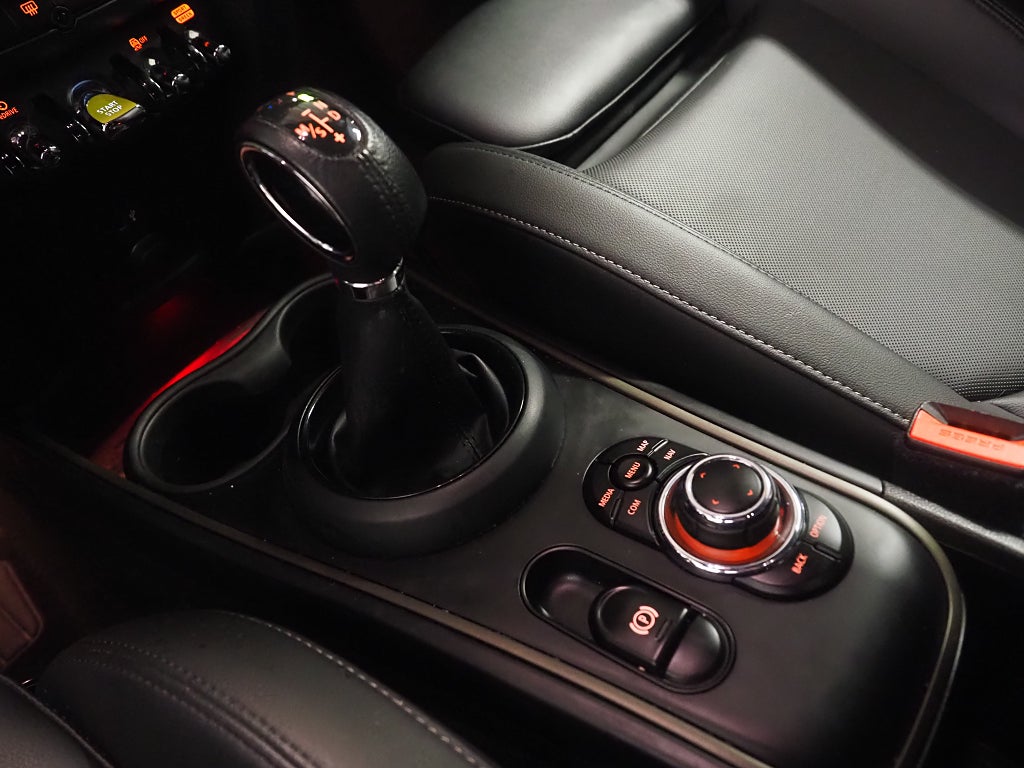 MINI Countryman Cooper SE ALL4 220hk Steptronic |Backkamera|Navi|