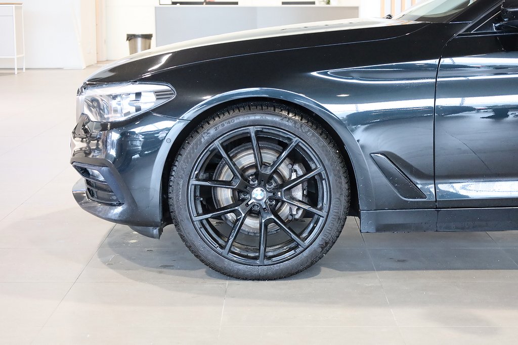 BMW 530 i xDrive 252hk Sport Line Aut Sedan Kamera Värmare 2019