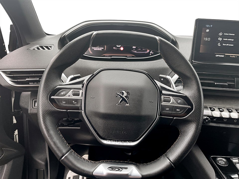 Bild på Peugeot 5008 GT 1.2 PT 130hk Aut 7-SITS B-KAMERA CARPLAY
