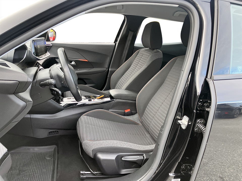 Bild på Peugeot e-2008 Active 50 kWh 136hk Aut BACKSENSORER
