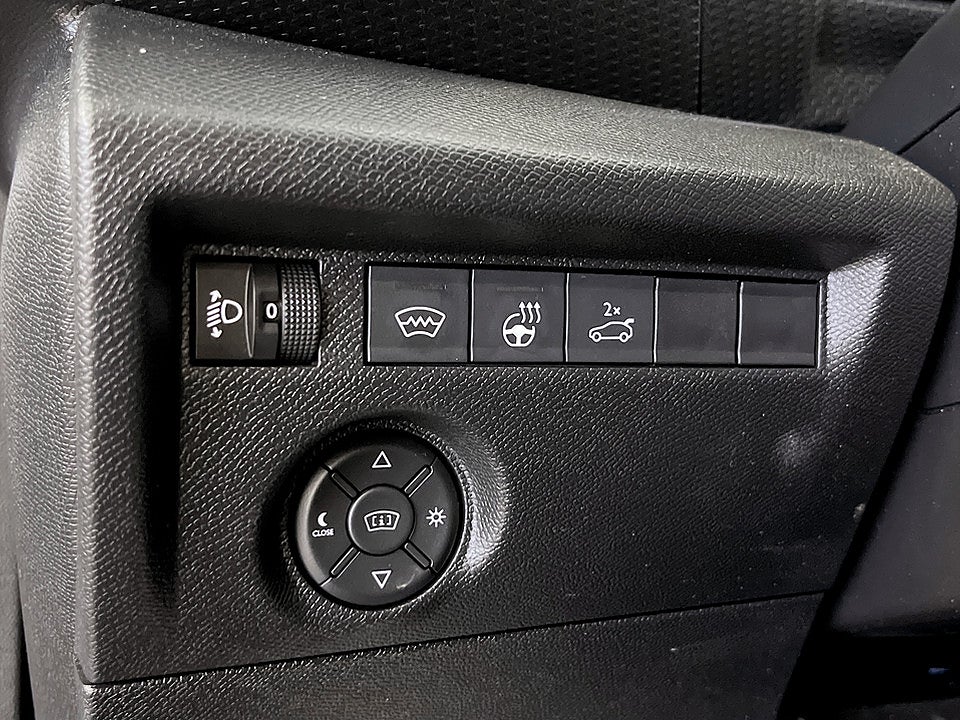 Bild på Citroën C4-X Shine 1.2 PT 131hk Aut B-KAMERA NAVI RATTVÄRME