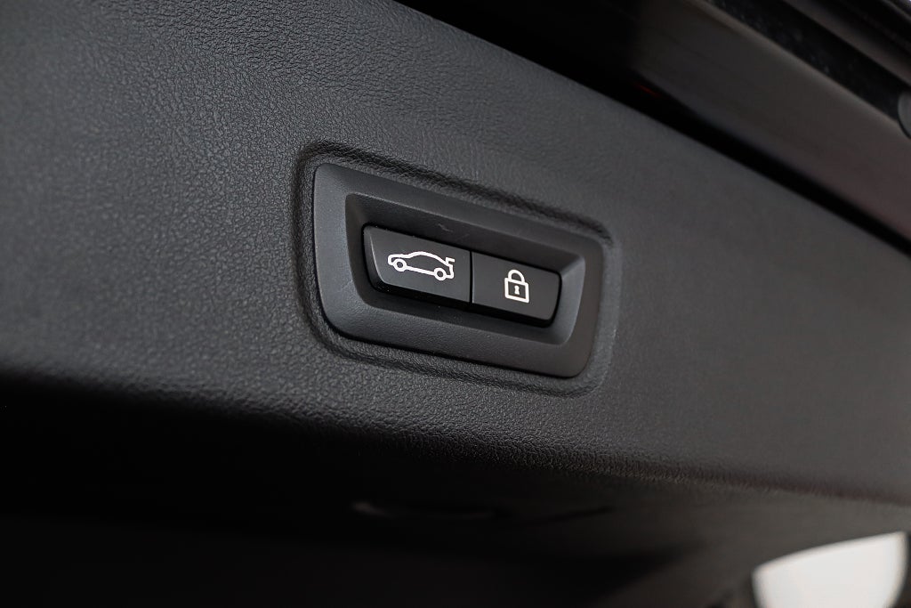 BMW i4 M50 xDrive Gran Coupé MOMS Taklucka H/K 360° HuD Läder