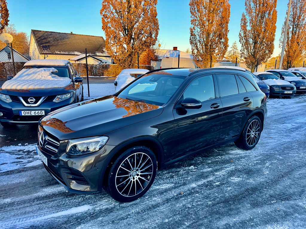 Mercedes-Benz GLC 220 d 9G  AMG Line Pano Drag kamra Burmast