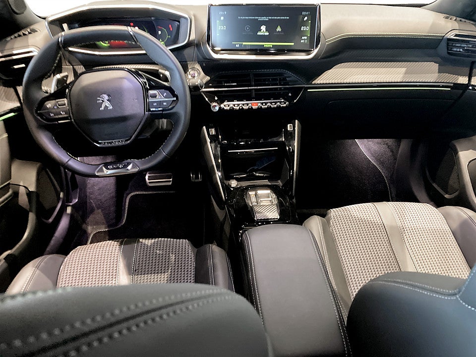 Bild på Peugeot 2008 GT 1.2 PT 130hk Aut B-KAMERA CARPLAY