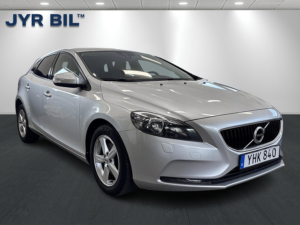 Volvo V40 T2 Kinetic Euro 6 PDC / Värmare / Bluetooth