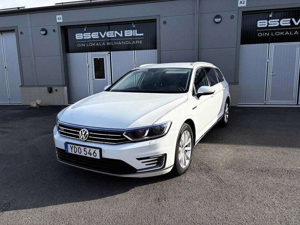 Volkswagen Passat Sportscombi GTE Comfort & Design | V-däck