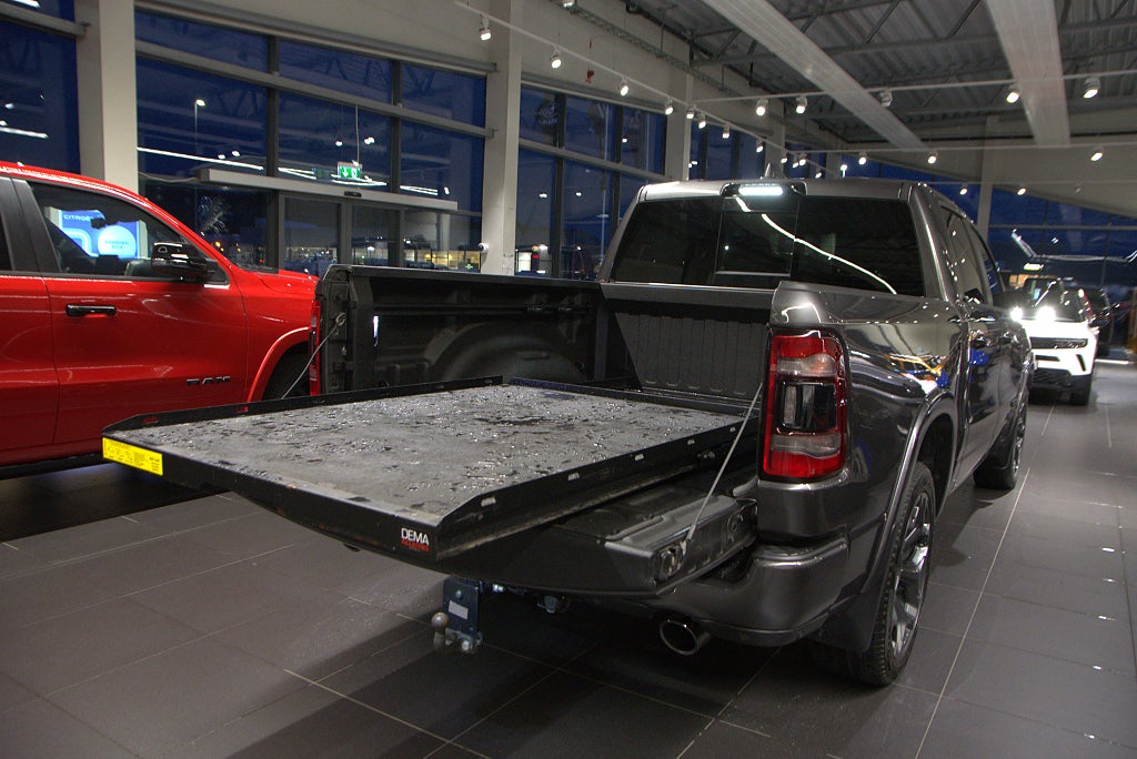 Dodge RAM 1500 Limited Night Edition V8 HEMI Släde