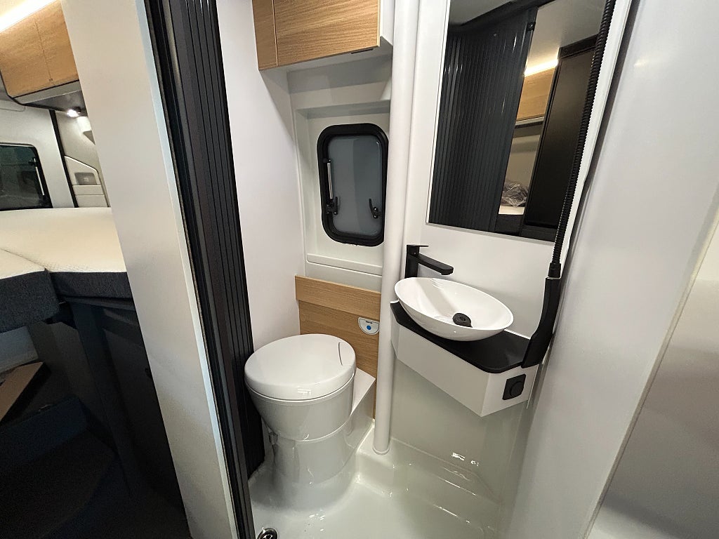 Adria TWIN 640 SLB / Automat / B-körkort / Långbädd  - Adria