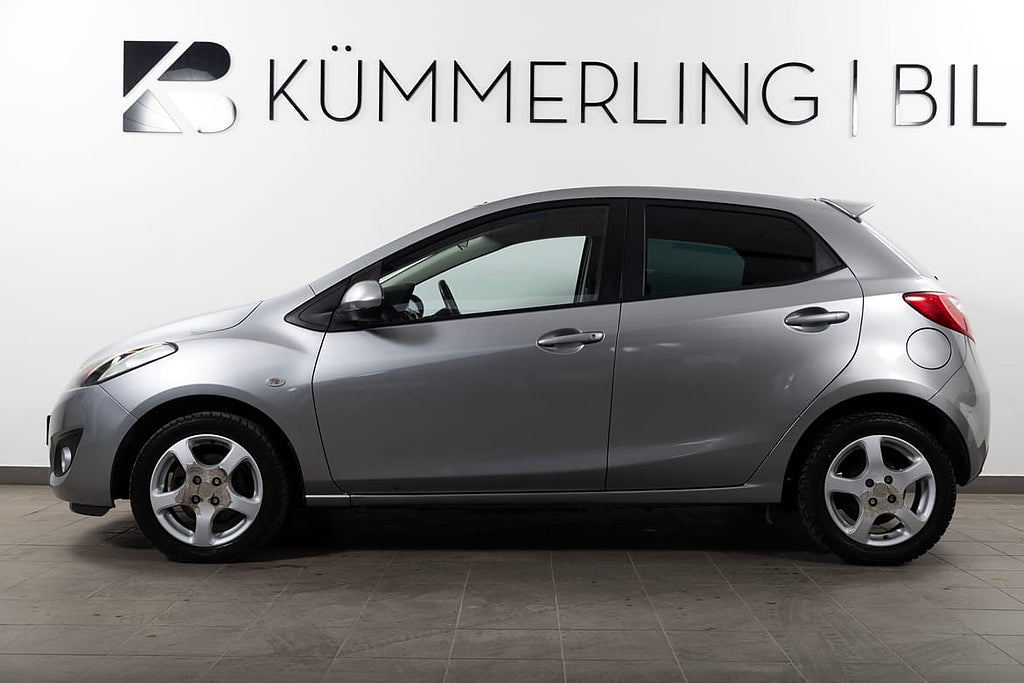 Mazda 2 Navigation/Parkeringssensorer/tonaderutor