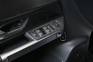 SUV Mercedes-Benz GLB 13 av 30