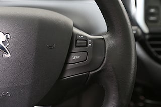 Halvkombi Peugeot 208 16 av 22