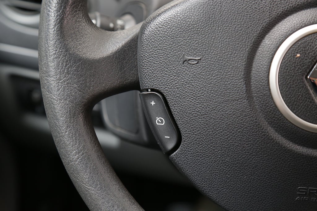 Renault Clio 1,6 112hk Automat 5-dörrars Motorv l Nybesik l Ny K-rem 2006