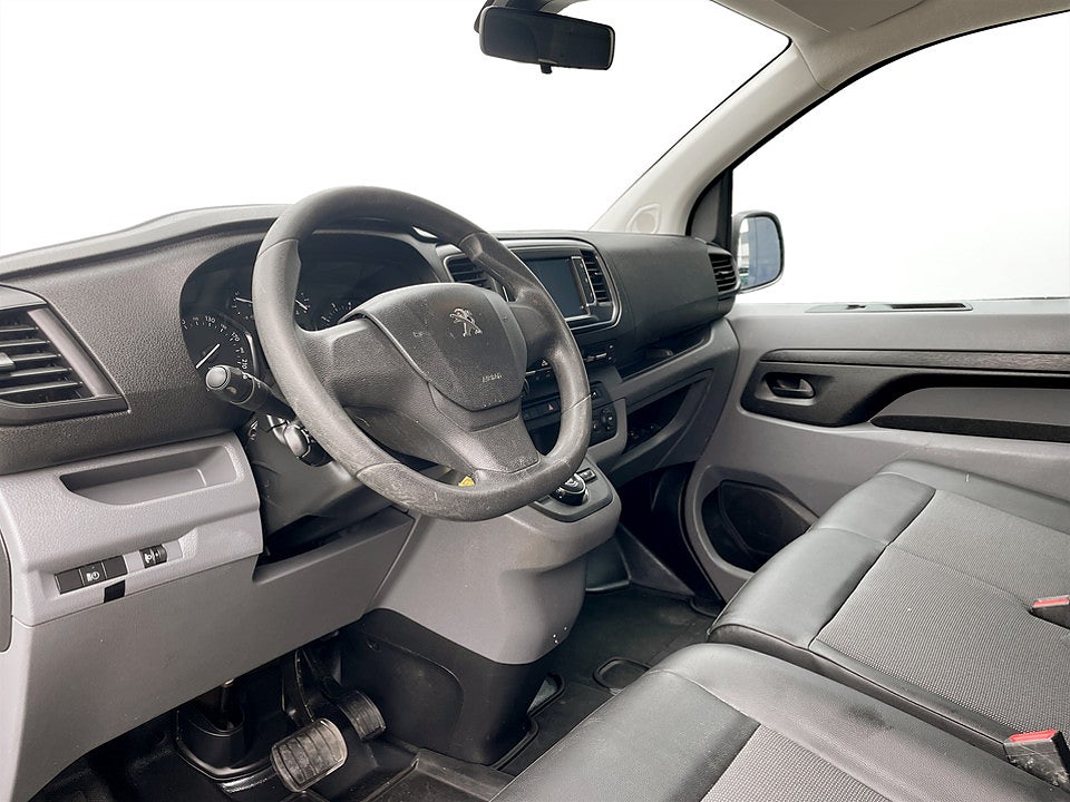 Bild på Peugeot Expert PRO+ L3 BHDi 180hk Aut Värmare Inredning
