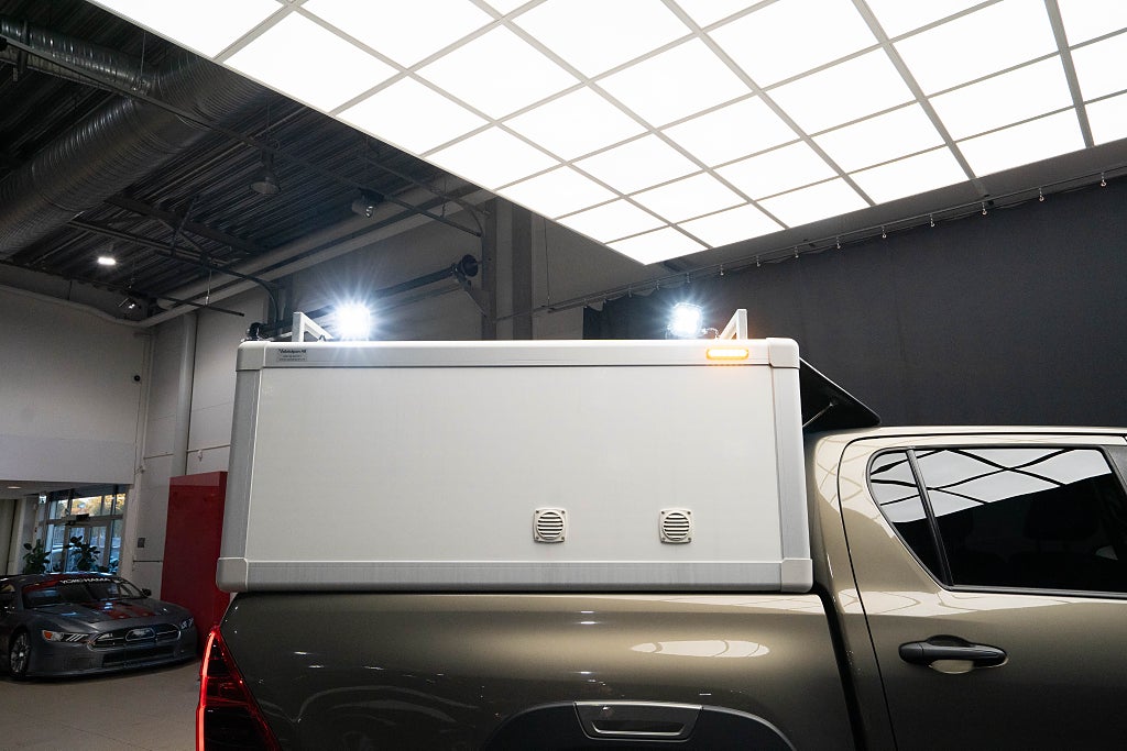 Toyota HiLux 2.8 AWD INVINCIBLE HUNDKÅPA INVERTER D-VÄRMARE MOMS 204