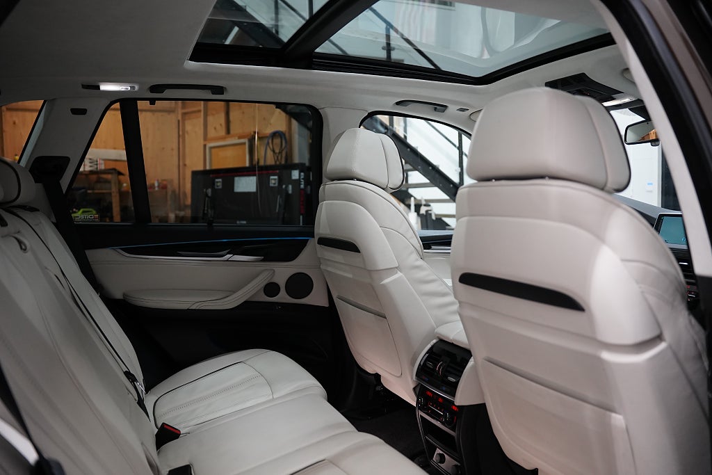 BMW X5 xDrive40d 313hk M Sport H/K 360° Pano D-värm HUD Komfor