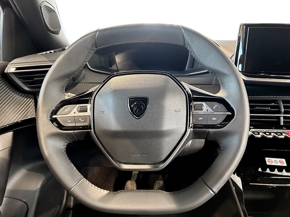 Bild på Peugeot 2008 Allure 1.2 PT 130hk CARPLAY P-SENSORER