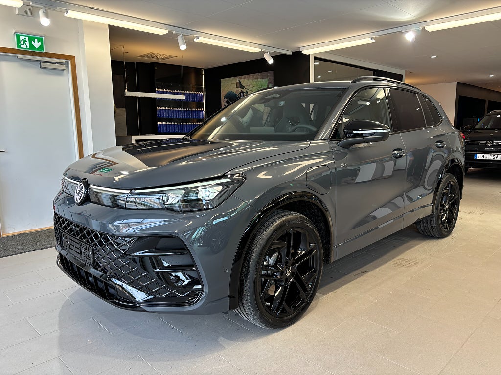 Volkswagen Tiguan eHybrid R-Line-Edition BLACK STYLE LEV 4395kr/mån