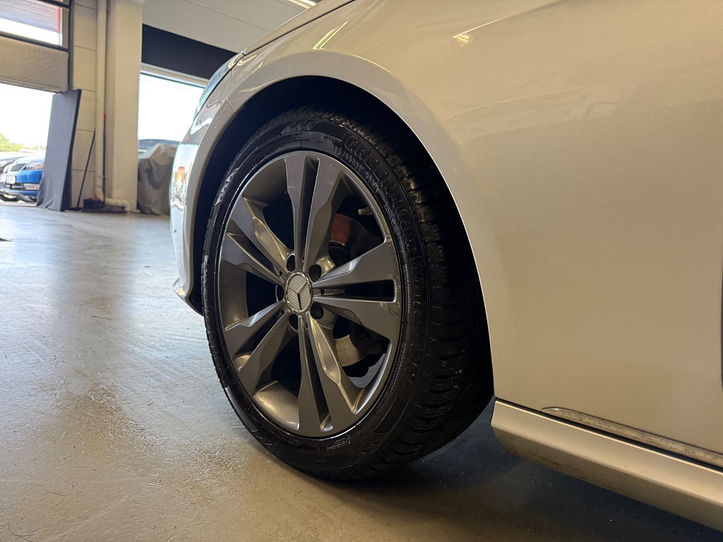 Mercedes-Benz E220 2014 - miniatyr 10