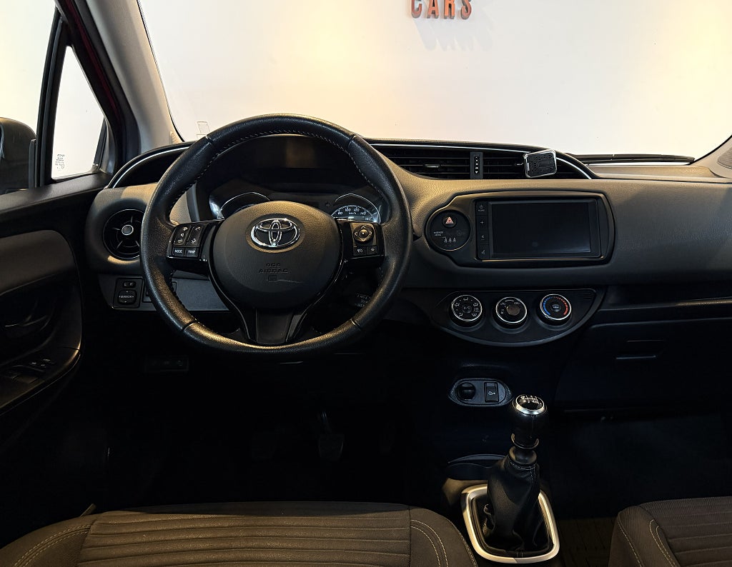 Toyota Yaris 5-dörrar 1.5 VVT-iE Active Euro 6  B-KAMERA LÅGMIL NYBE