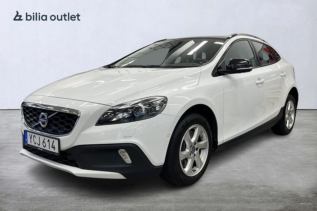 Volvo V40 Cross Country D3 Momentum 150hk / Navi Sensorer Pano Kamrem Bytt