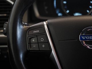 SUV Volvo XC60 18 av 23