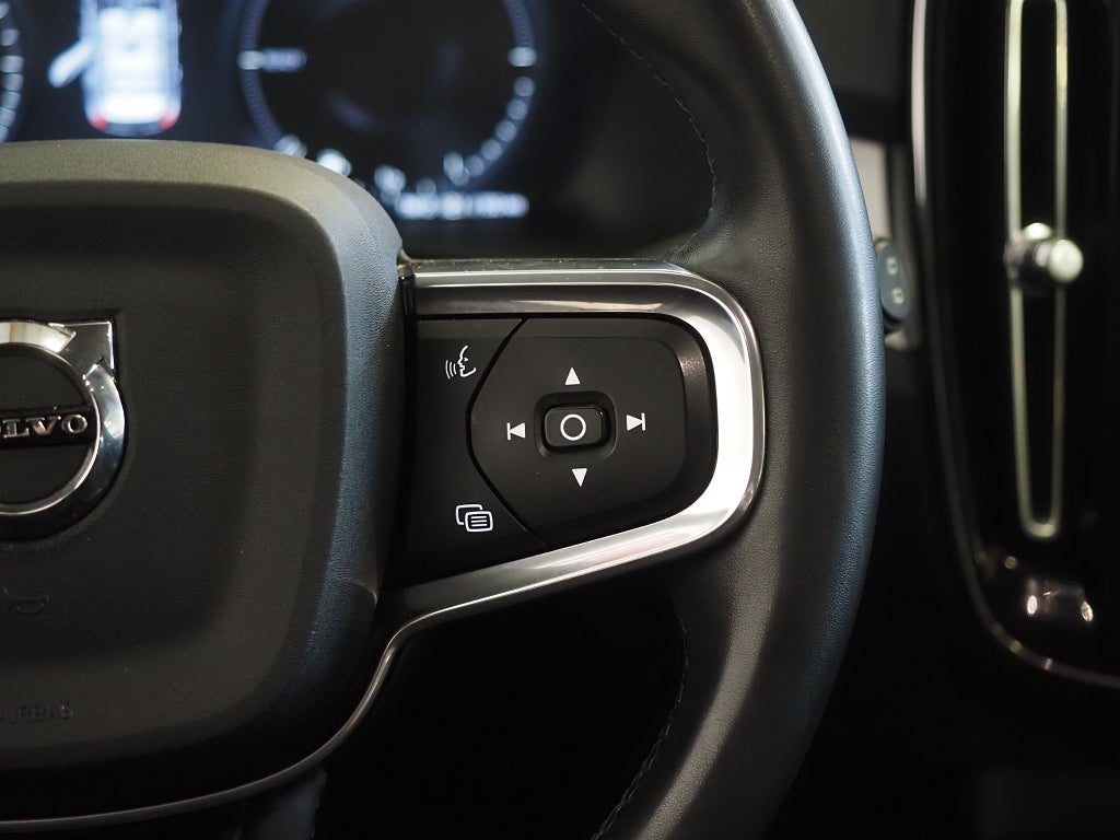 Volvo XC40 Recharge T4 DCT Inscription Expression Kamera ACC 2022