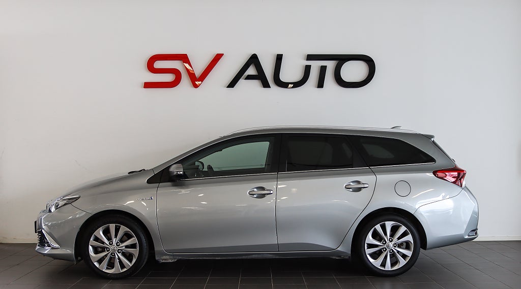 Toyota Auris Touring Sports Hybrid Executive Värmare B-kamera