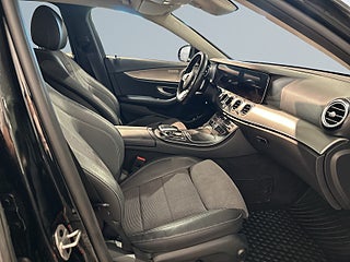 Mercedes-Benz E220 220 T d 4MATIC 9G AMG Drag Pvärm Kamera GPS S/V-hjul – bild 10