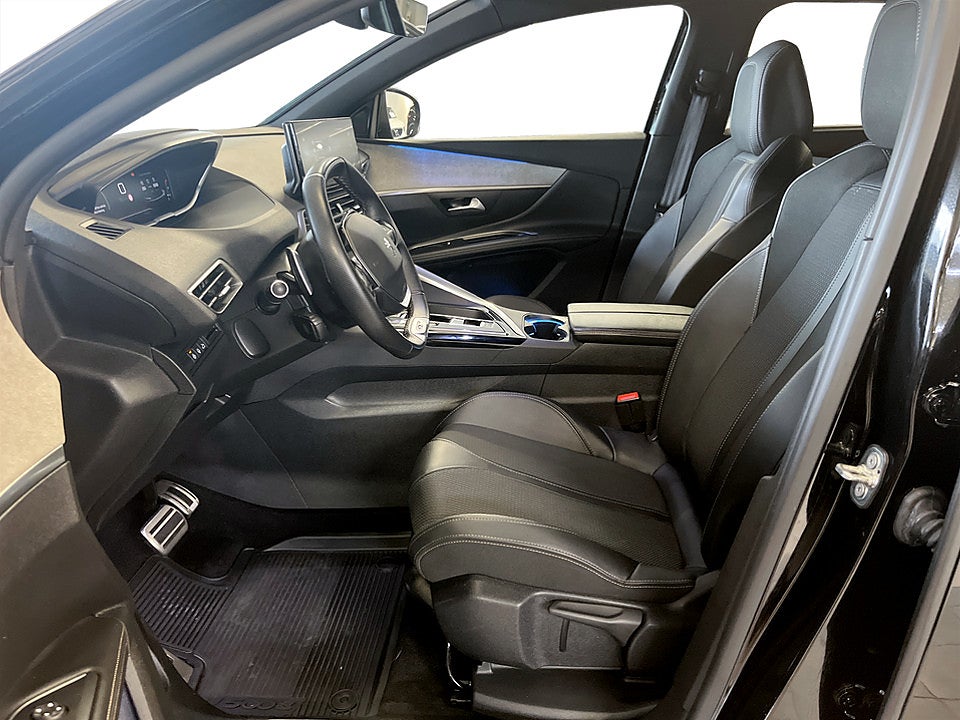 Bild på Peugeot 5008 GT 1.2 PT 130hk Aut 7-SITS B-KAMERA CARPLAY