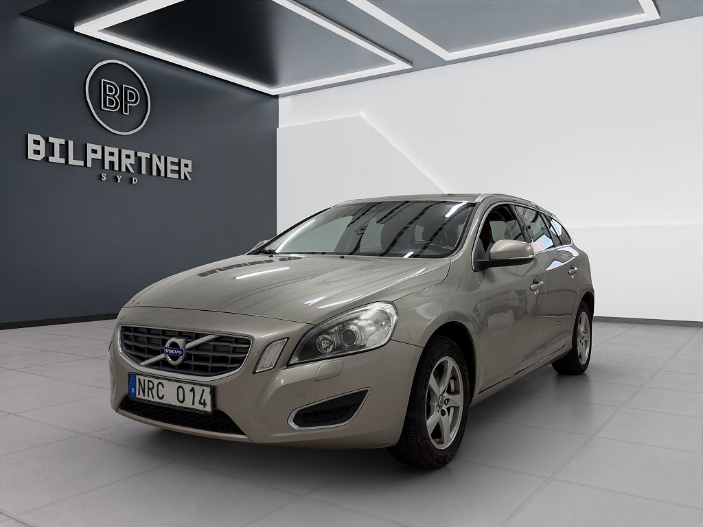 Volvo V60 DRIVe Summum/Ny besiktad/Ny Servad/Kamrem bytt