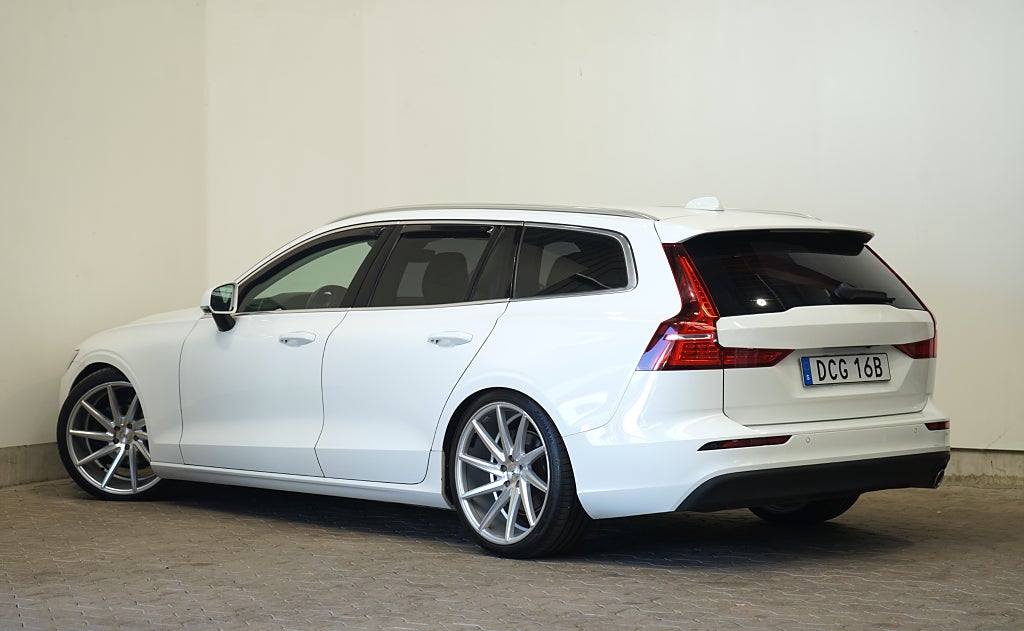 Volvo V60 D3 Automat Momentum Carplay Dragkrok B-kamera 150hk