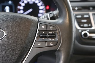 Halvkombi Hyundai i20 17 av 26
