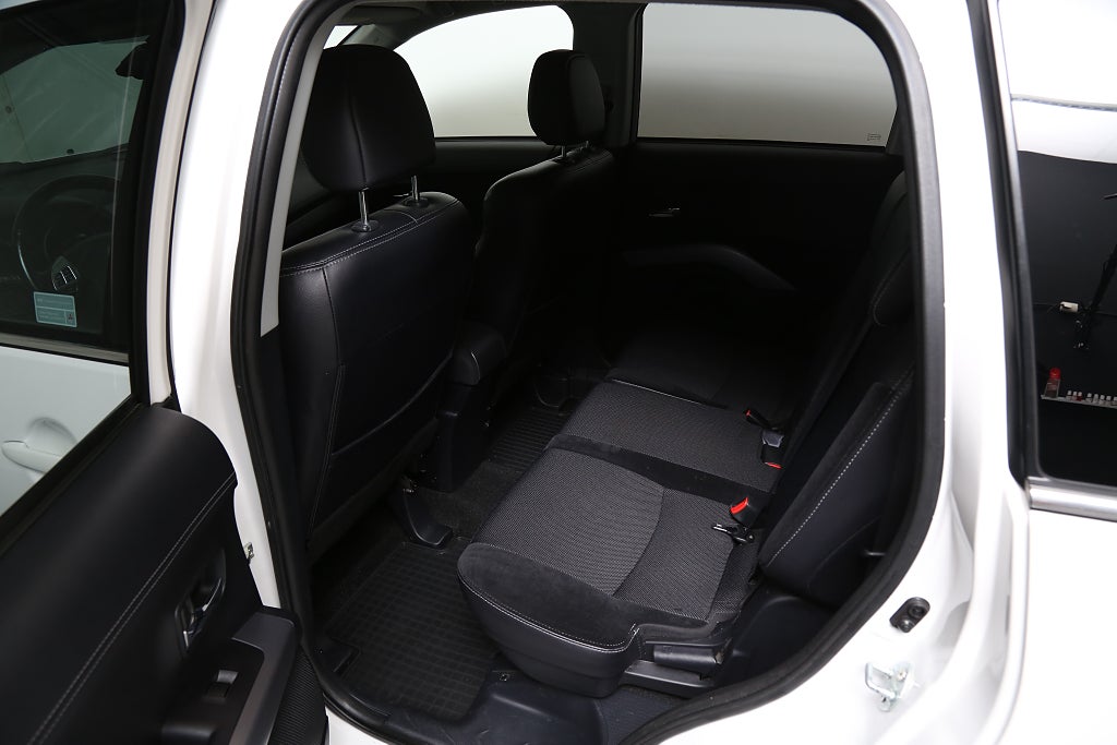 Mitsubishi Outlander 2,4 MIVEC 170hk Comfort AWD 5-Sits 2011