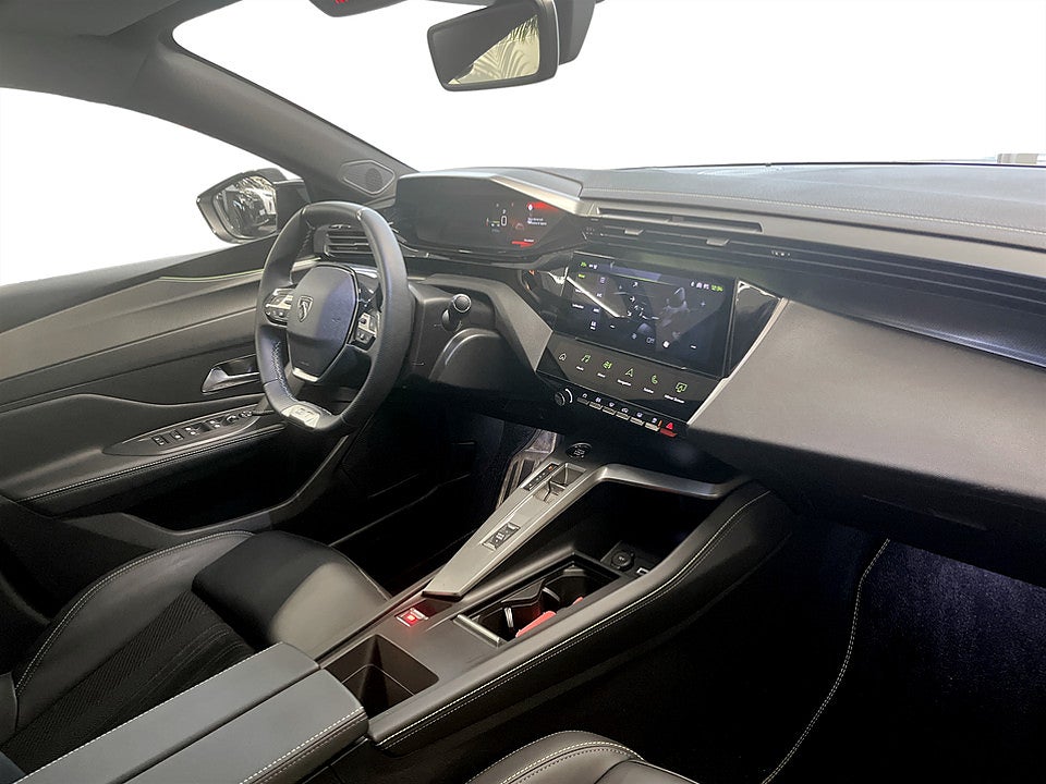 Bild på Peugeot 408 GT Hybrid 145hk Aut B-KAMERA ELSTOL NAV