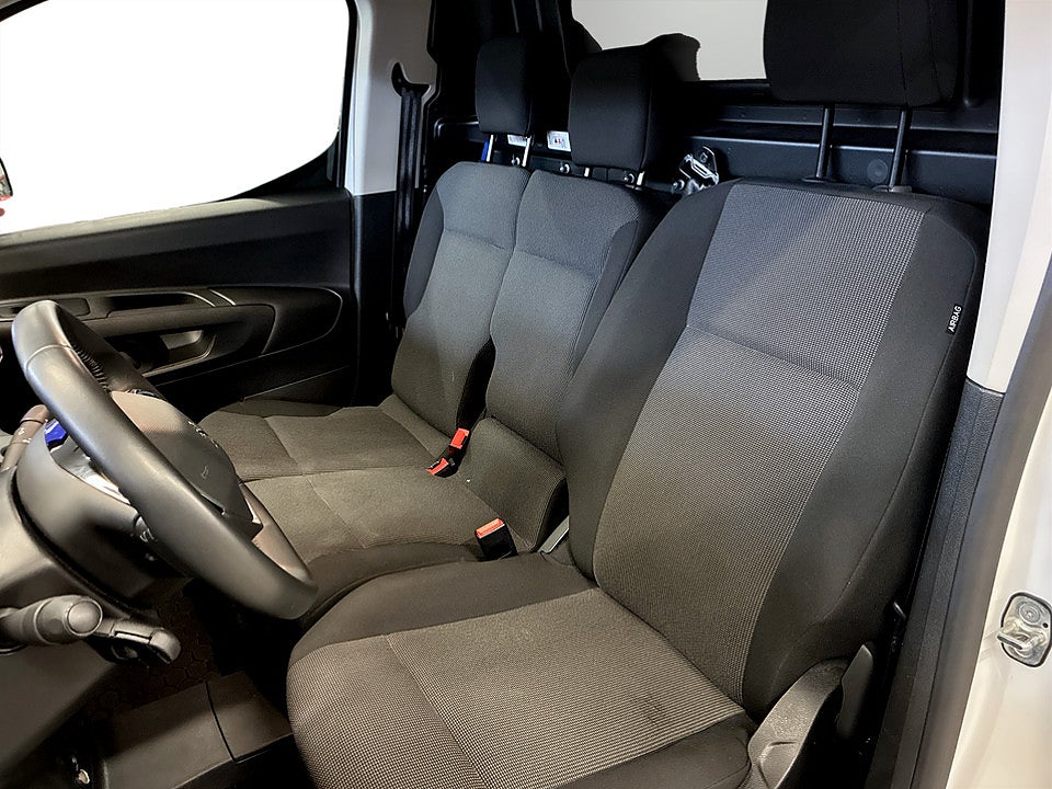 Bild på Peugeot e-Partner PRO+ Electric 136hk L2 - DEMO