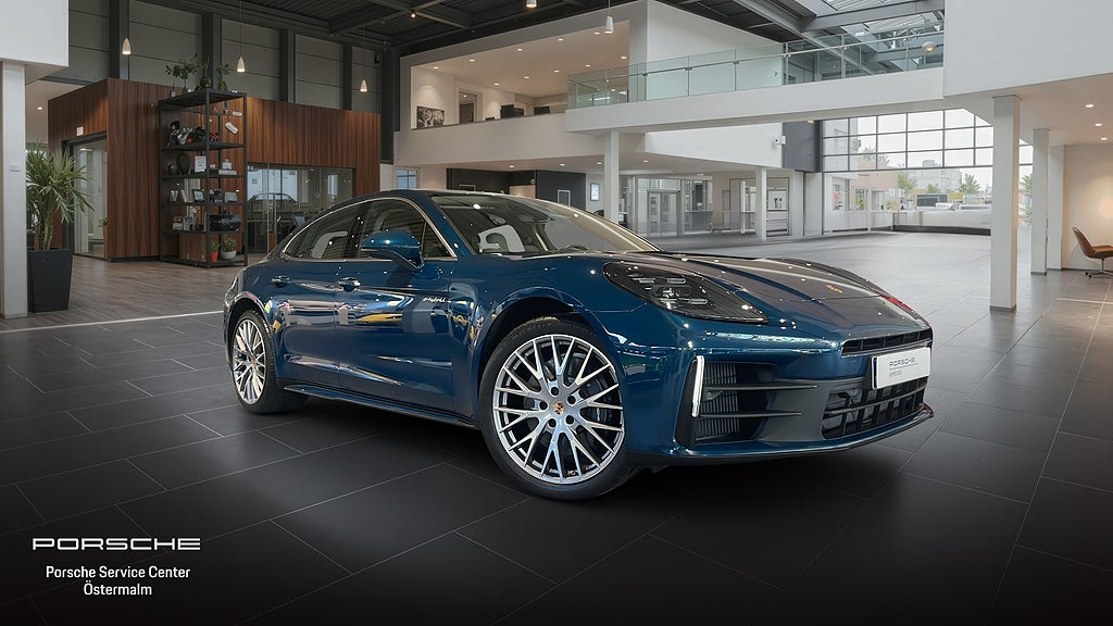 Porsche Panamera 4 E-Hybrid Moms