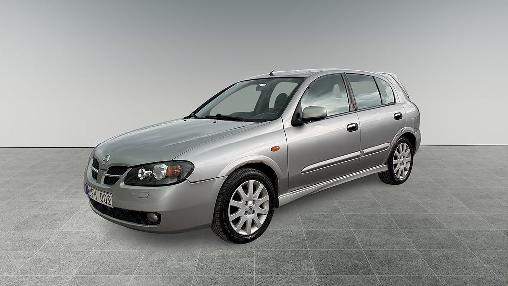 Nissan Almera 5-dörrar 1.8 Lågmil