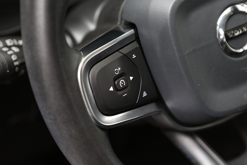 Volvo XC40 D3 150hk Momentum Advanced Edition AWD 2020