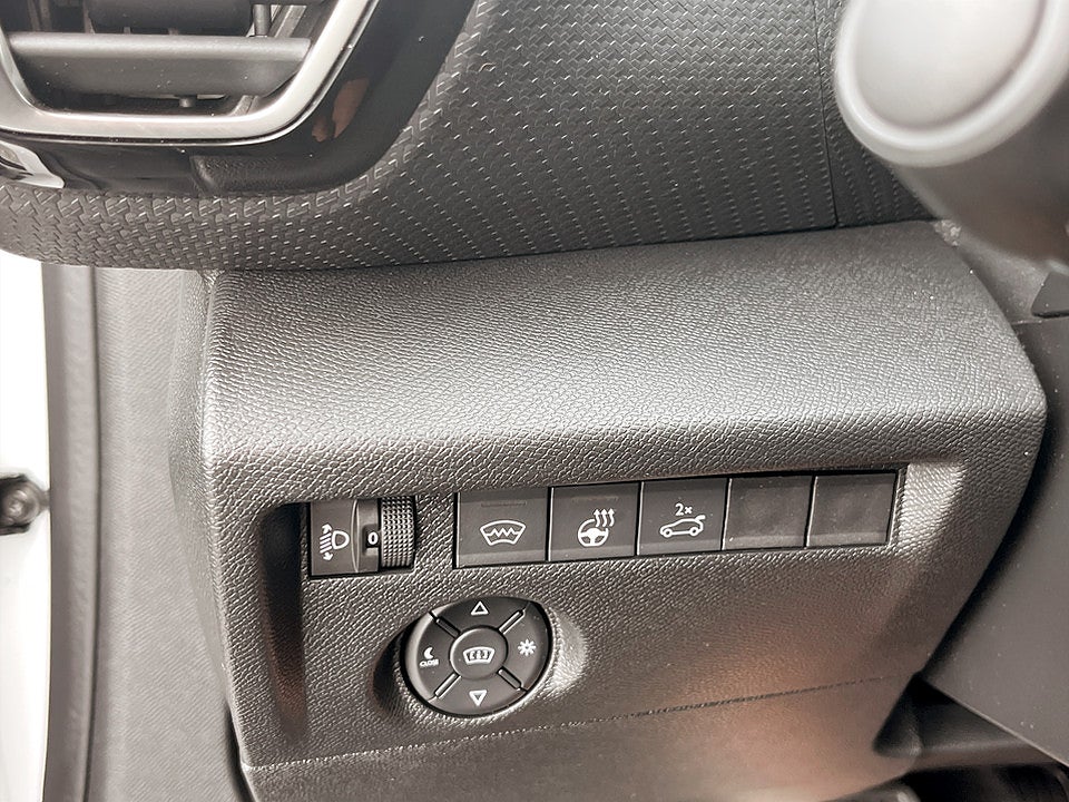 Bild på Citroën C4-X Shine 1.2 PT 130hk Aut B-KAMERA CARPLAY