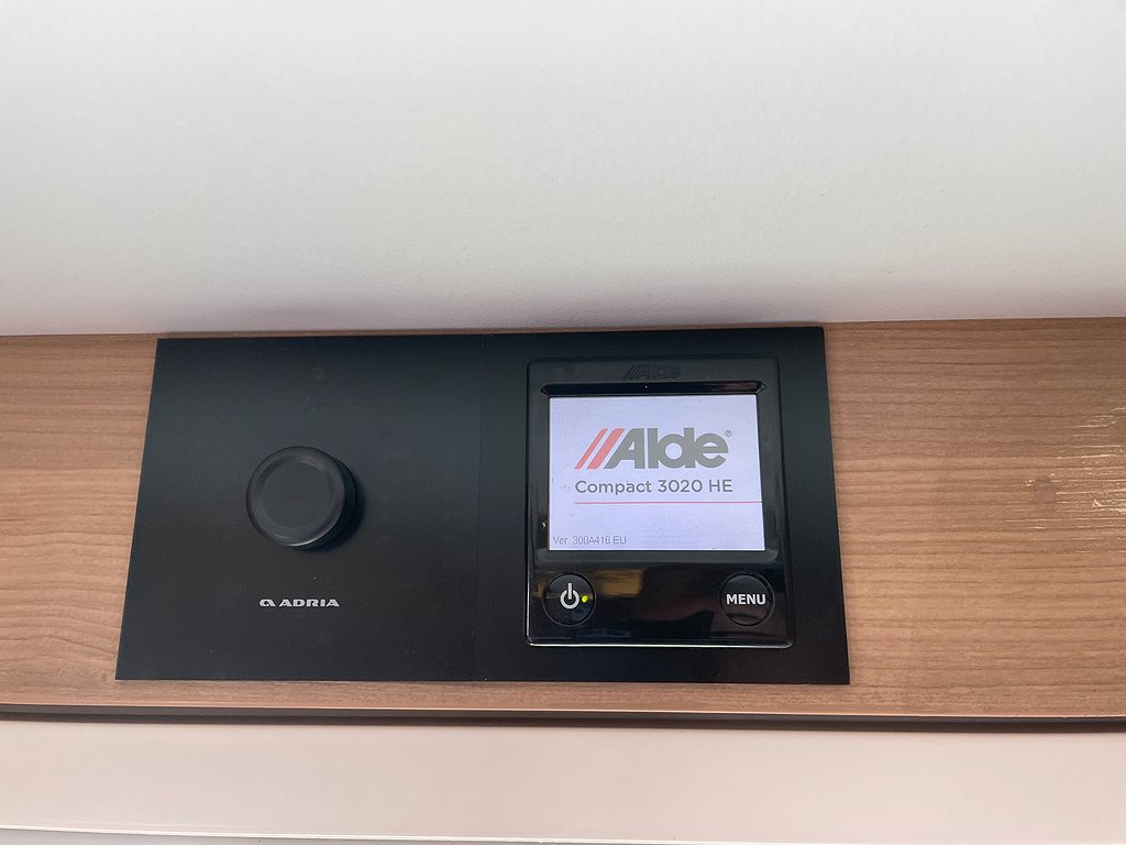 Adria Adora 542 UL / ALDE / Långbädd / Markis /  - Adria