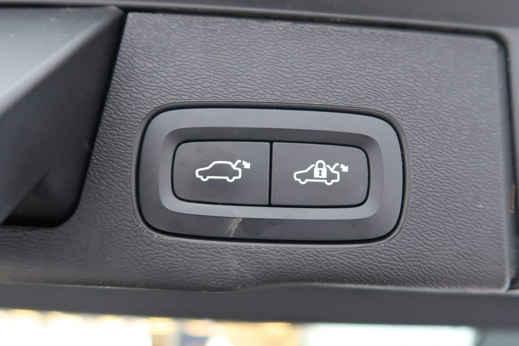 Volvo XC60 Recharge T6 Core Edition