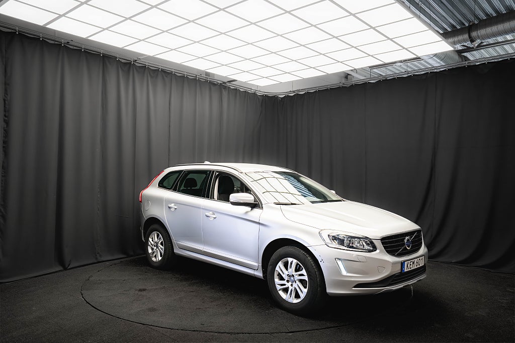 Volvo XC60 D3 CLASSIC 1-ÄGARE DRAG D-VÄRMARE VÄLSERVAD RATTVÄRME