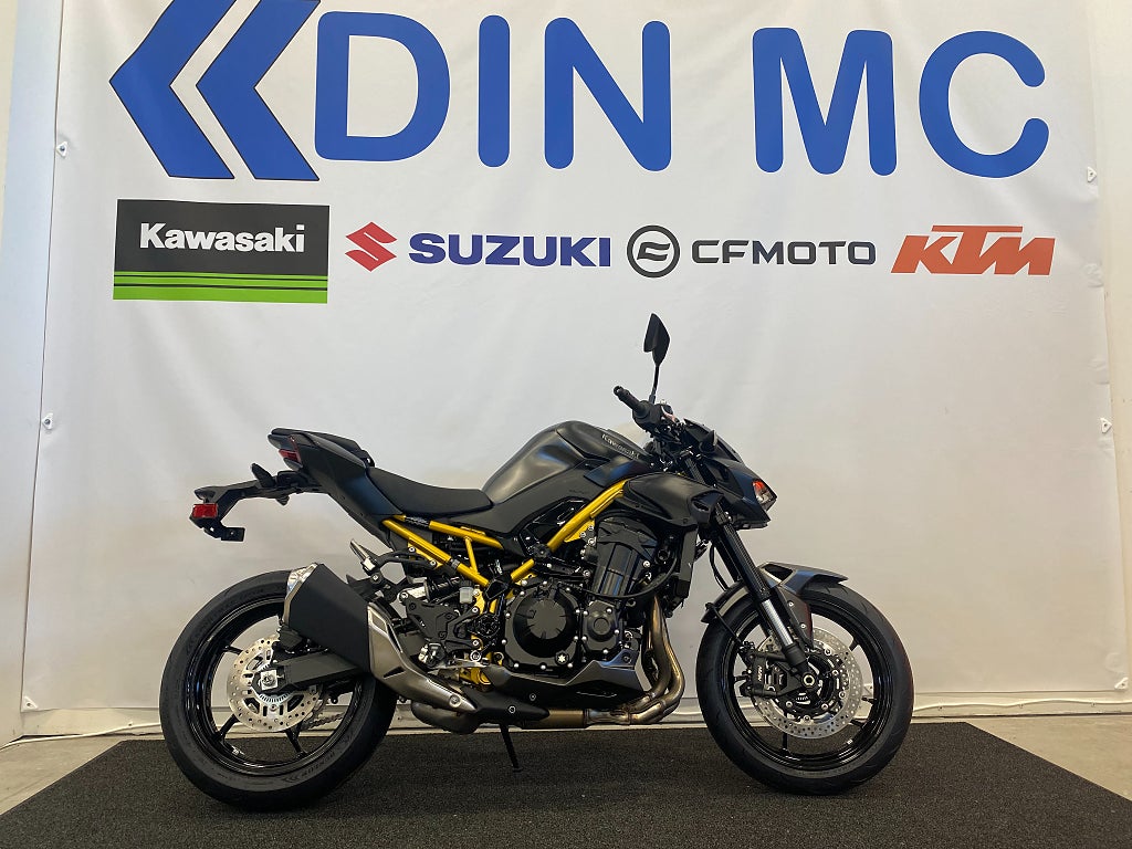 Kawasaki Z900  "Fabriksny hoj för omgående leverans"
