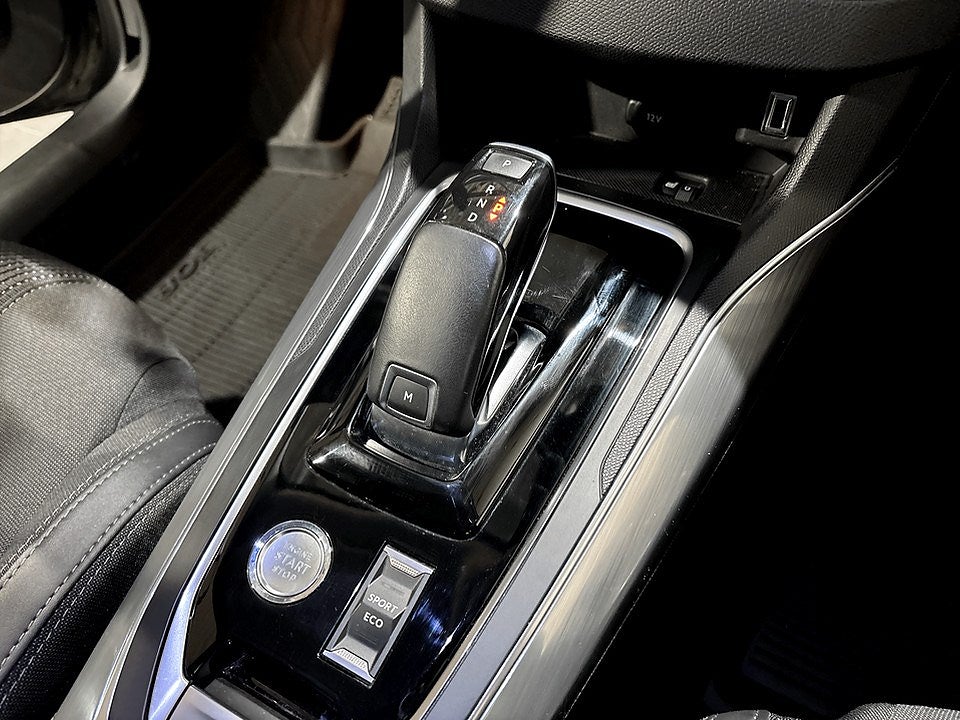 Bild på Peugeot 308 5D Allure 1.2 PT 130hk Aut - CARPLAY, BACKSENSORER